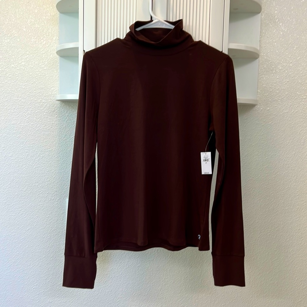 NWT Gap Fit Breathe Turtleneck